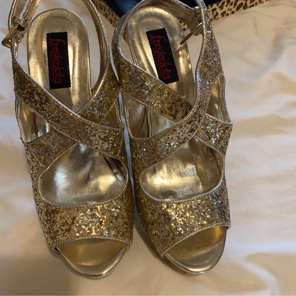 Sequin heels NEVER WORN - Picture 3 of 4